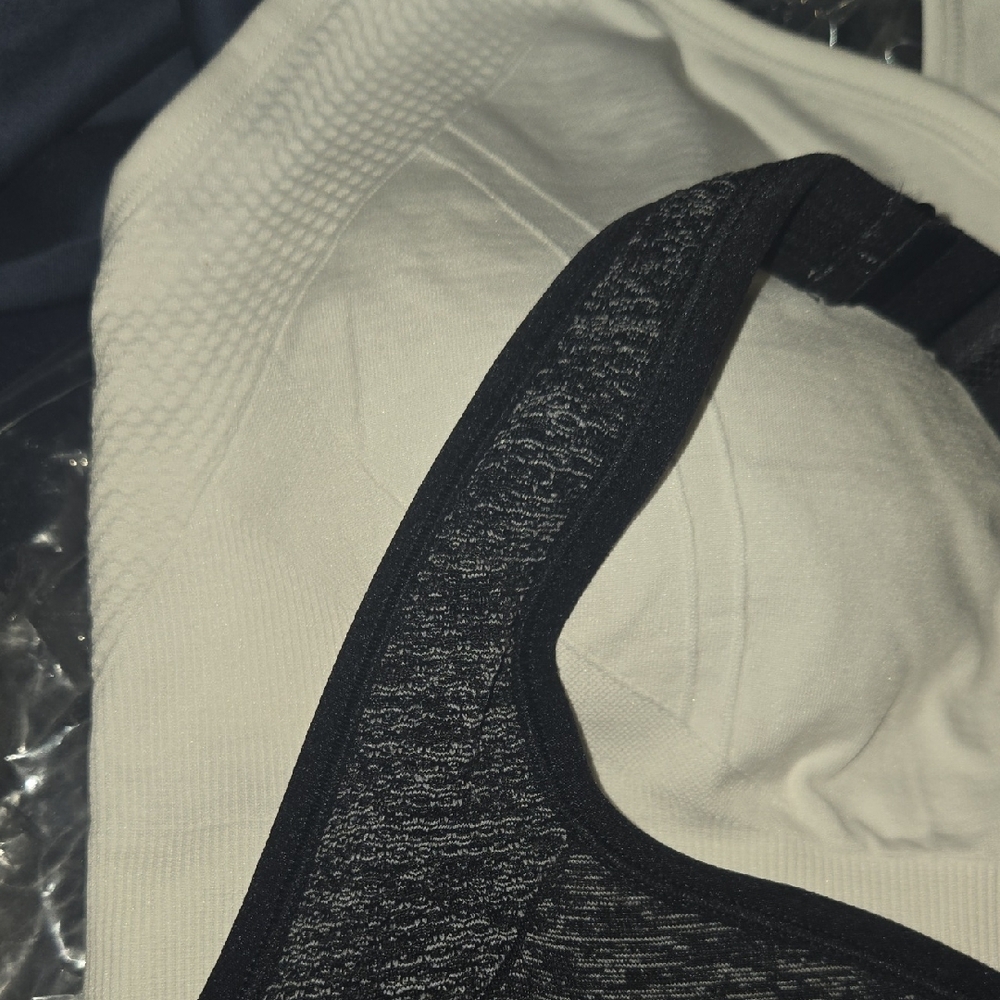 Zipper Front Black and White Sports Bras - Picture 5 of 7